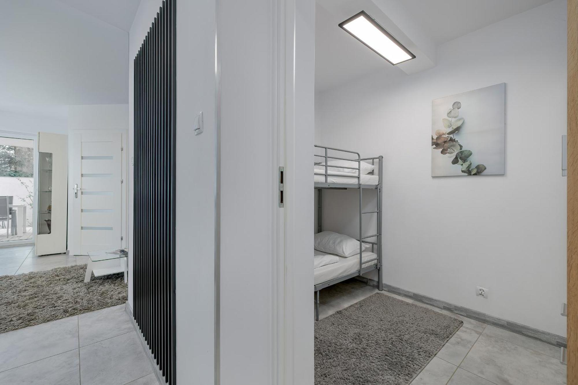 Family Apartments Herberta With Terrace And Parking By Rent Like Home Świnoujście Екстериор снимка