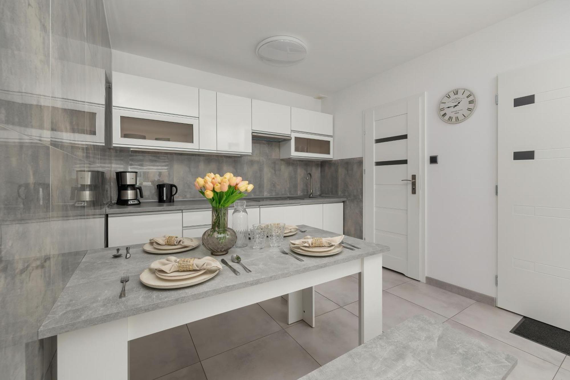 Family Apartments Herberta With Terrace And Parking By Rent Like Home Świnoujście Екстериор снимка